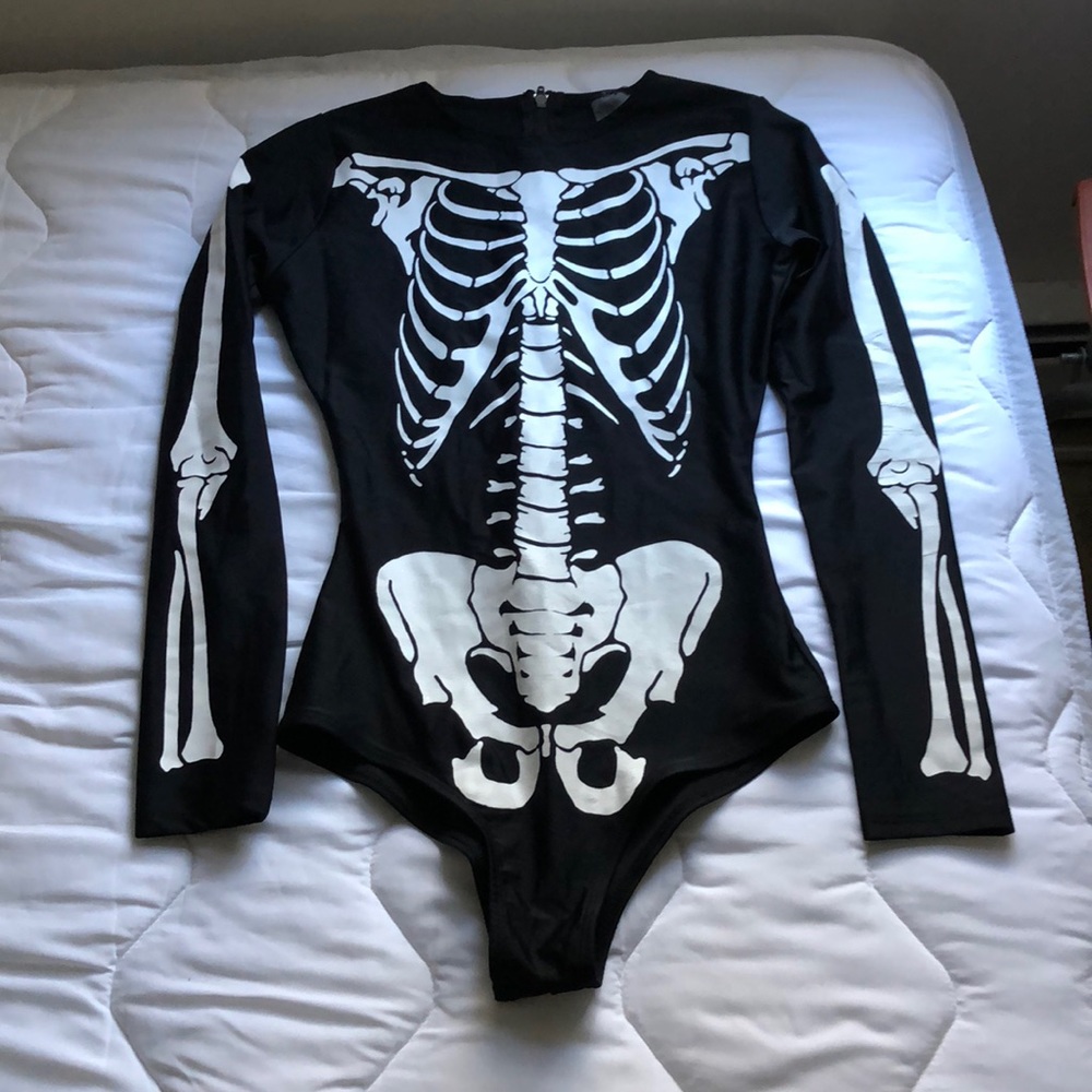 Halloween costume skeleton